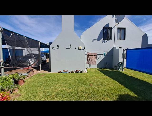 1 BEDROOM HOUSE FOR SALE IN STILBAAI EAST